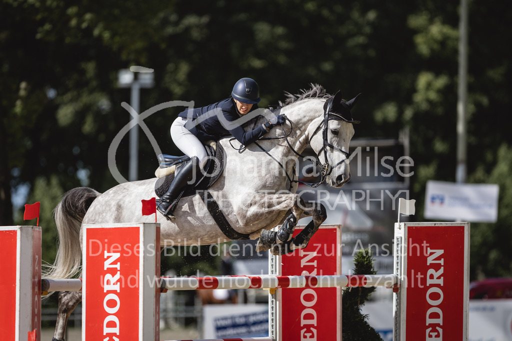 230826_Delbrueck_Youngster-M-528 | Deine schönsten Turniermomente als professionelle Fotos! Entdecke hochwertige Pferdesport-Fotografie im Online-Shop. Jetzt Fotos finden & bestellen!