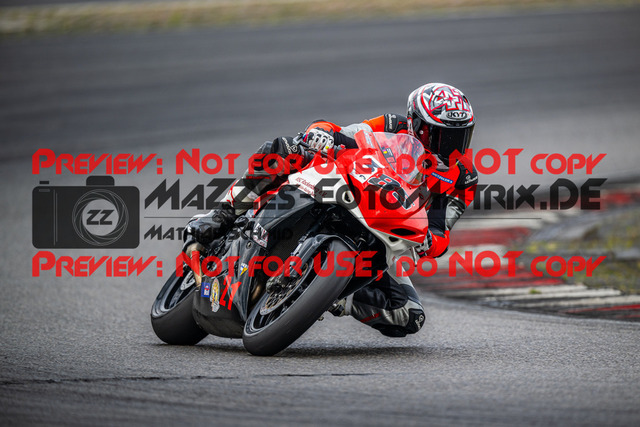 MaZZes_FotoMatrix_230719_3718 | ROT