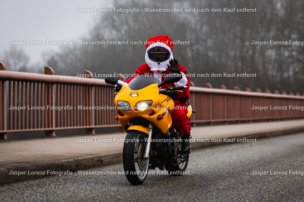 X-Mas Ride I Kiel I 2025 | Jasper Lorenz Fotografie - Realisiert mit Pictrs.com