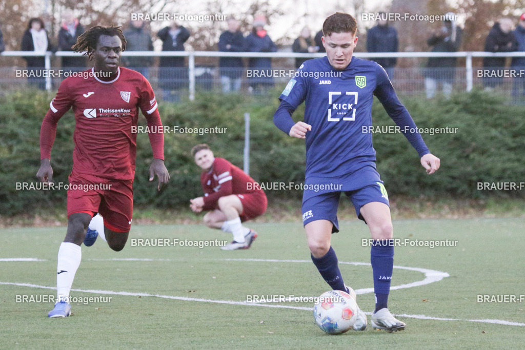 30.11.2025 SC St. Tönis - 1. FC Monheim | Tönisvorst, Deutschland, 30.11.25:  Julio Torrens (SC St. Tönis) in Aktion während des Oberliga Niederrhein Spiels zwischen SC St. Tönis - 1. FC Monheim am 30. November 2025 in Tönisvorst, Deutschland. (Foto Ralph Görtz / Brauer-Fotoagentur)