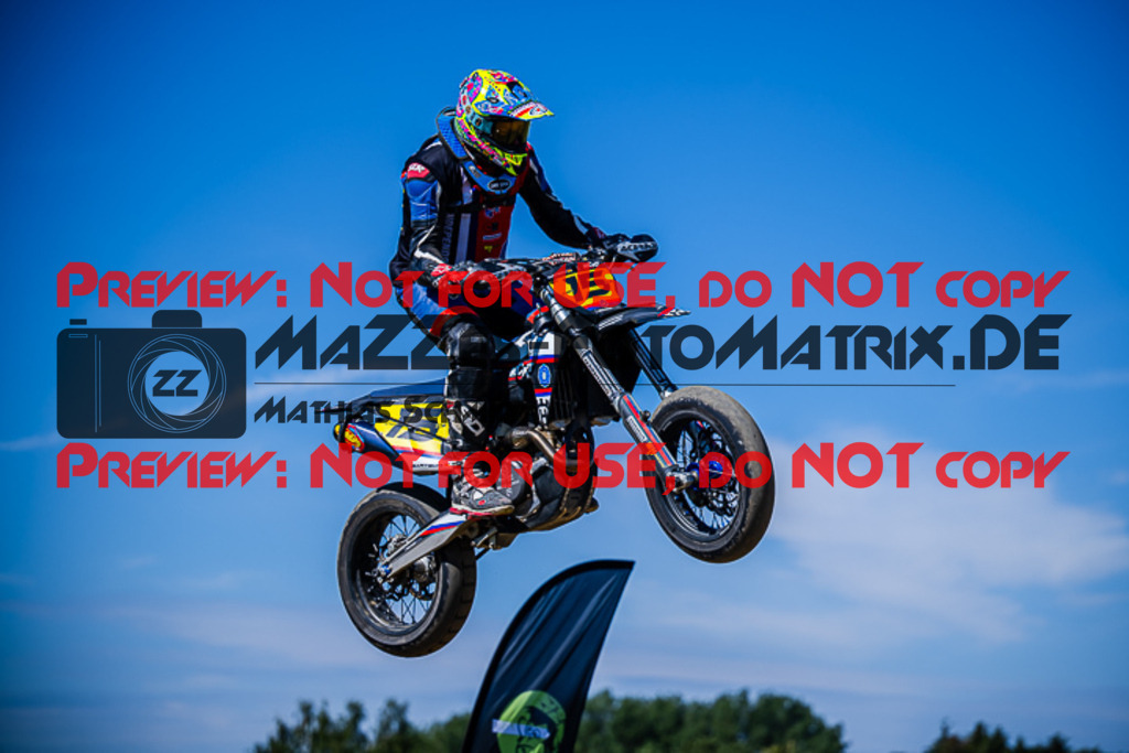 MaZZes_FotoMatrix_220903_0759 | UE40