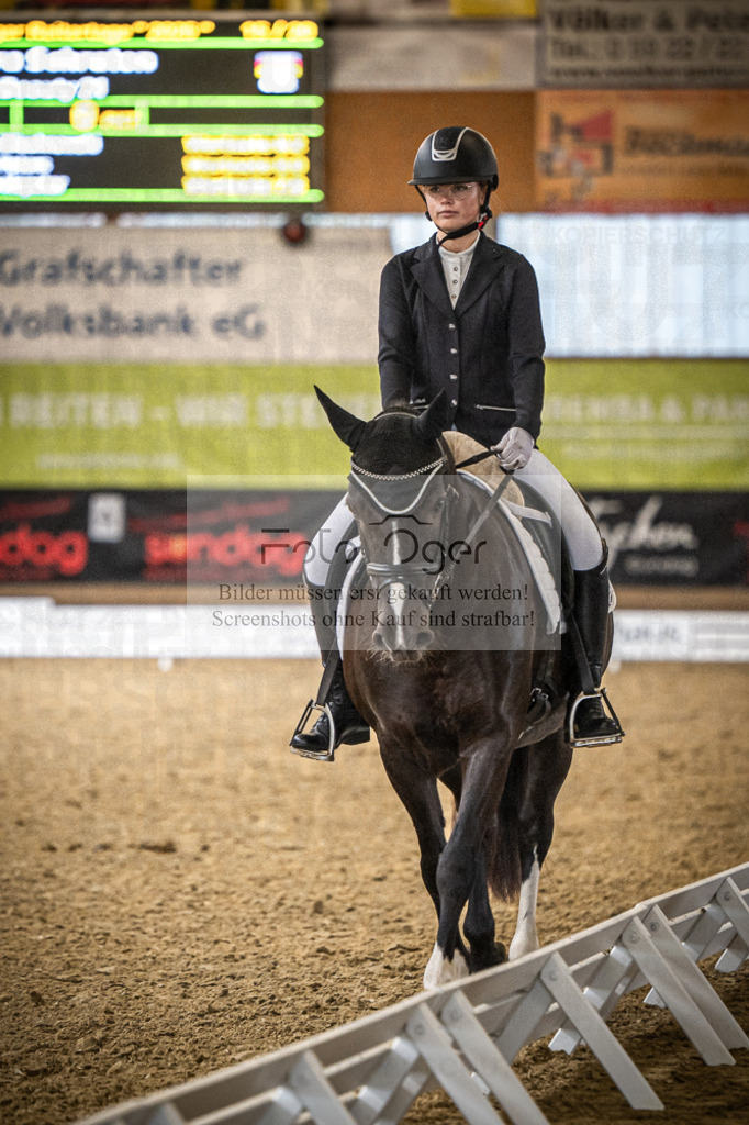 DOS_1969 | Entdecke hochwertige Reitturnierfotos von Foto Oger. Professionell, emotional und authentisch – jetzt Lieblingsmomente im Shop bestellen. - Realisiert mit Pictrs.com