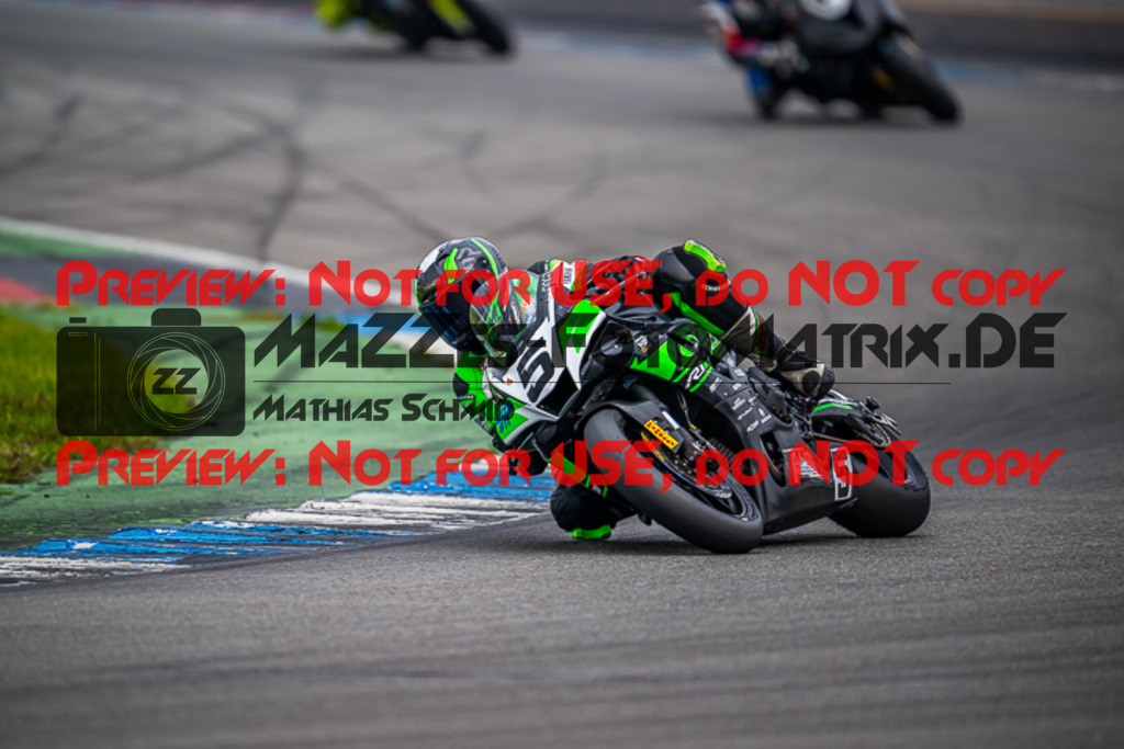 MaZZes_FotoMatrix_220924_0967 | PRO SUPERSTOCK