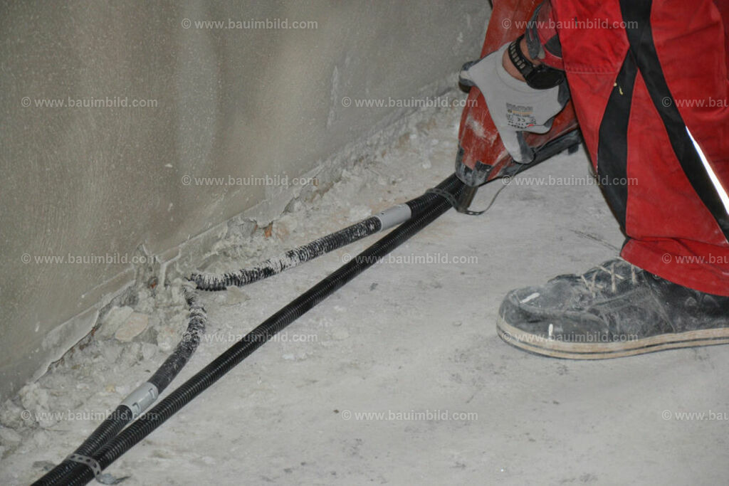 bib-lg17-elektroinstallation-0173 | Nach LV-Leistungsgruppen sortierte Detailfotos über den Bau eines Hauses. Alle Hausbau-Bilder direkt vom Urheber und Autor der Website Haus-Selber-Bauen.com