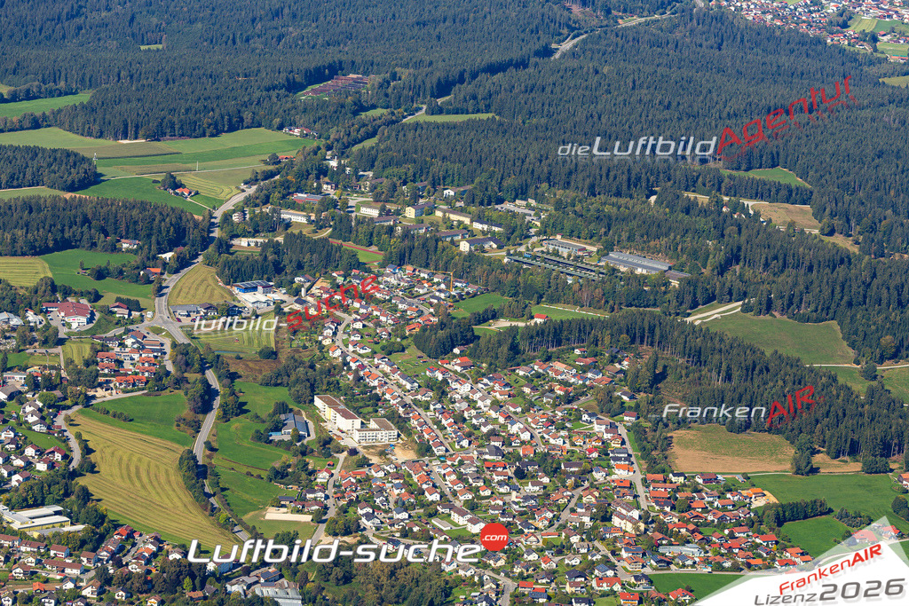 Das Luftbild der Stadt Regen wurde 2021 vom Flugzeug heraus erstellt (keine Drohne) Aufnahmehöhe ca.450 Meter- hohe Bildauflösung und Druck-Qualität garantiert!