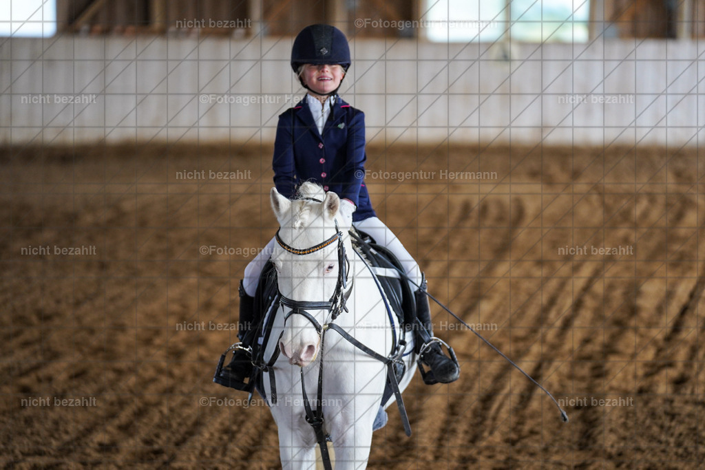20230518-FAH03508 | Frühjahrsturnier, landberg am Lech, 2023, Reitclub Landsberg, Turnierbilder, Fotos Turnier Landsberg, Fotoagentur Herrmann, Turnierfotografen Bayern, reitsport Fotograf, Pferde Fotograf