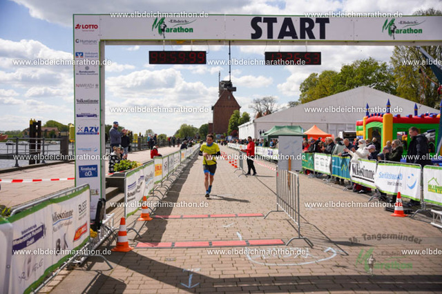 FSC05308 | Willkommen im Bildershop des Tangermünder Elbdeichmarathons. Die Bilder wurden größtenteils mit Startnummern hinterlegt.  Bitte verwenden Sie die Suchfunktion ("Suche"-Button links oben). - Realisiert mit Pictrs.com