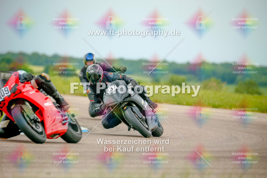 _MOT1865 | Hier findet Ihr Bilder von Touristenfahrten auf der Nürburgring Nordschleife oder von anderen Veranstaltungen die ich besucht habe. Viel Spass beim Durch Schauen 