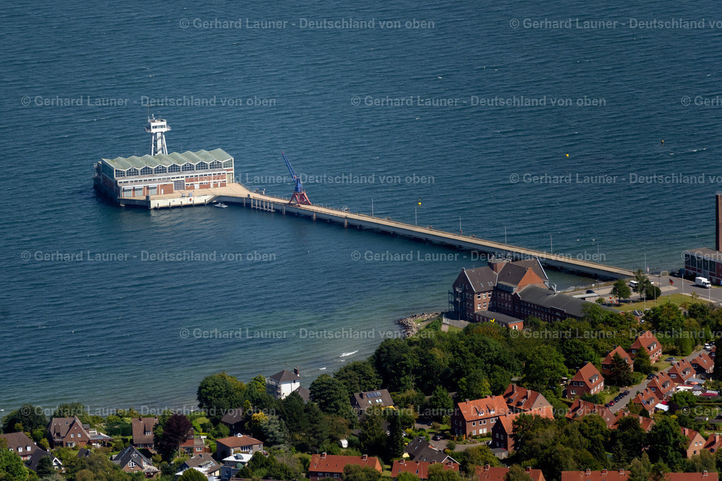 4037883 | ECKERNFöRDE 07.08.2020 Gebäudekomplex und Logistikzentrum auf dem militärischen Übungsgelände der Marine an der Berliner Straße in Eckernförde im Bundesland Schleswig-Holstein, Deutschland. Weiterführende Informationen bei: Marinekommando Presse- und Informationszentrum. Keine POD - Print on Demand Verwendungen zulässig ! // Building complex and logistics center on the military training grounds of the navy on Berliner Strasse in Eckernfoerde in the state Schleswig-Holstein, Germany. Further information at: Marinekommando Presse- und Informationszentrum. No POD - Print on Demand uses allowed! Foto: Gerhard Launer