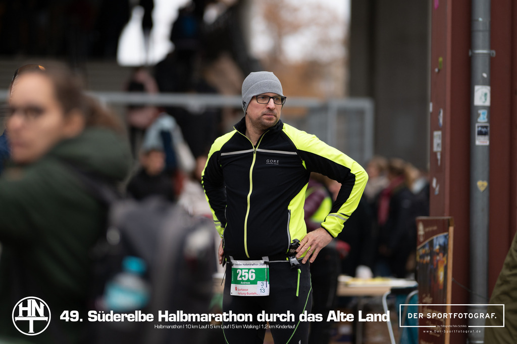 Süderelbe Halbmarathon 2025 I 09.11.2025 I Fotograf_DerSportfotograf.I 00091 | Der Sportfotograf. - Realisiert mit Pictrs.com