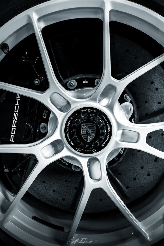911 Turbo 992 | Entdecken Sie die faszinierende Welt von Alexander Tschuncky Arts: Kreative Fotografie, atemberaubende Automobilkunst und hochwertiger Bilderdruck. Lassen Sie sich inspirieren! - Realisiert mit Pictrs.com