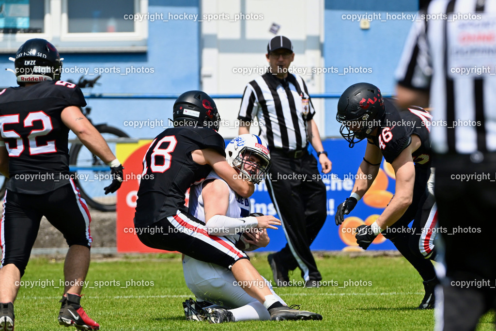 Carinthian Lions vs. Cineplexx Blue Devils | #18 Knees Felix Carinthian Lion, #46 Erian Dominik Carinthian Lion, Carinthian Lions vs. Cineplexx Blue Devils, Carinthian Lions vs. Cineplexx Blue Devils am 09.06.2025 in Klagenfurt (ASV Sportplatz), Austria, (Photo by Bernd Stefan)