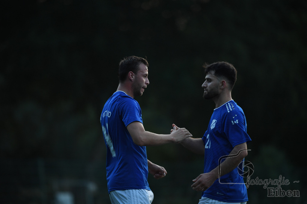 GVO Oldenburg 2-SV GOTANO | Herren Kreisliga; GVO Oldenburg 2 (weiß)-SV GOTANO (blau) am 15.08.2025 in Oldenburg (Sportanlage GVO); Photo: Philip Eiben 2025 - Realisiert mit Pictrs.com