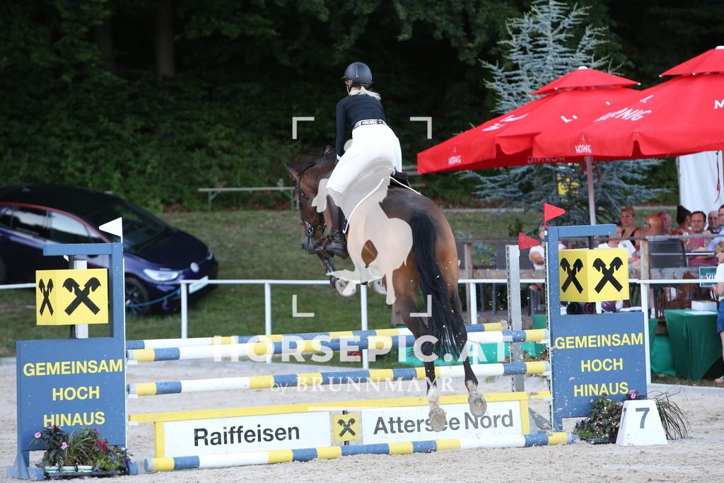PP015509 | Willkommen bei Brunnmayr - Design & Fotografie – Ihrem Spezialisten für Reitturniere und Pferdeveranstaltungen in Oberösterreich, Salzburg und Bayern! Seit über 17 Jahren sind wir leidenschaftlich dabei.