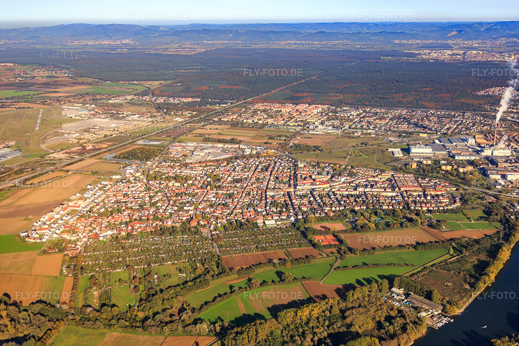 Luftbild: Ortsansicht von Südwesten im Ortsteil Sandhofen in Mannheim im Bundesland Baden-Württemberg in Deutschland. Foto: IMG_074898.jpg vom 18.10.2014 durch Werner Riehm/FLY-FOTO.deAuflösung des Originals: 5472 x 3648 px