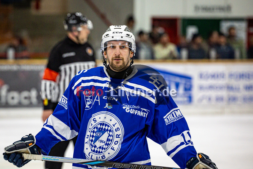 SC Forst NATURE BOYS gegen ESC Hassfurt HAWKS | Eishockey Landesliga Herren Playoffs 2024/25 - Spiel 2 von 4, SC Forst NATURE BOYS gegen ESC Hassfurt HAWKS, 20250222,Bastian GRUNDNER (Nature Boyz 11) Portrait,2025-02-22 in Peißenberg (Eisstadion Peißenberg)Bastian GRUNDNER (Nature Boyz 11)Copyright: WolfgangxLindner foto-lindner.de