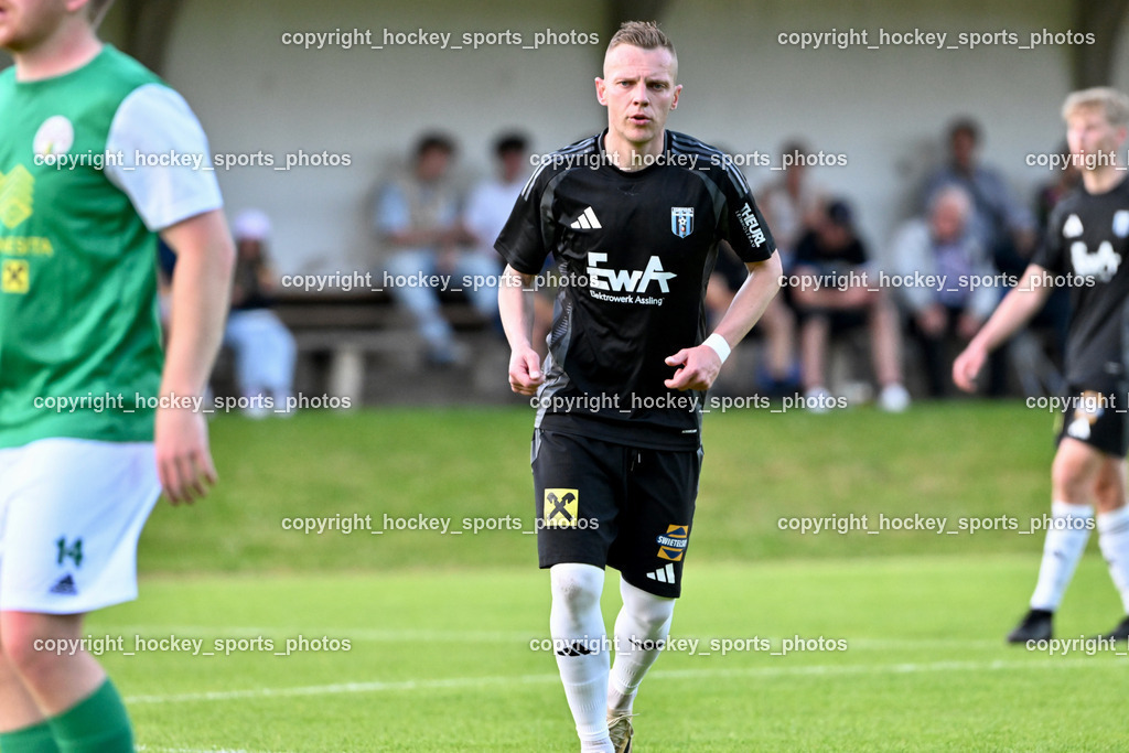 WSG Radenthein vs. URC Thal Assling | #72 Jasmin Dindic URC Thal Assling, WSG Radenthein vs. URC Thal Assling, WSG Radenthein vs. URC Thal Assling am 30.05.2025 in Radenthein (Sportplatz Radenthein), Austria, (Photo by Bernd Stefan)