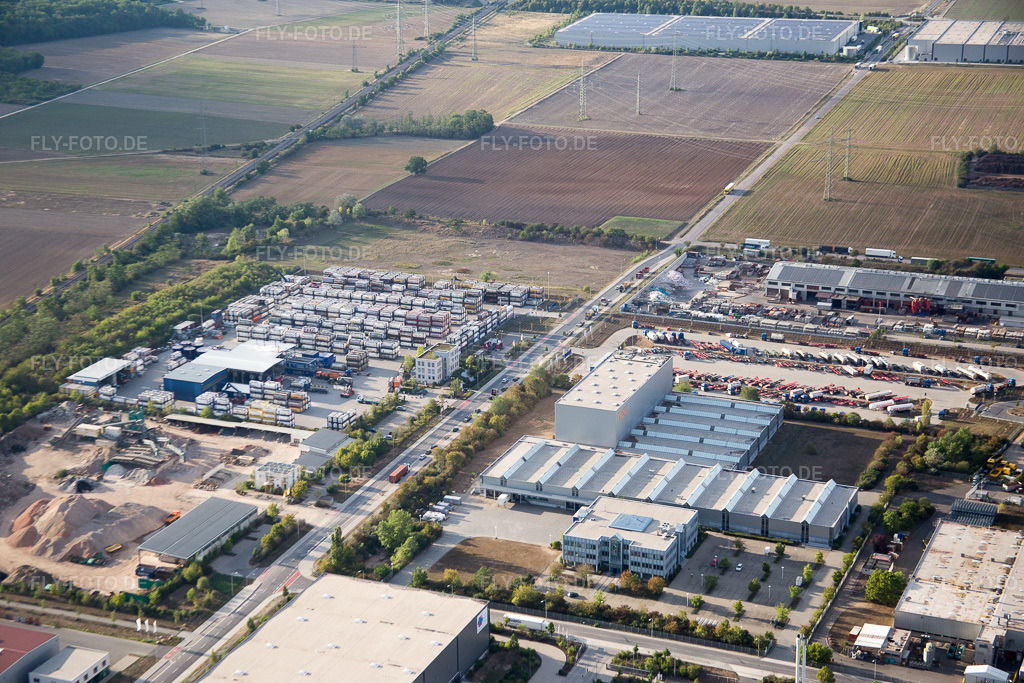 Luftbild: Worms, Industriegebiet Im Langgewan, Spedition Kube & Kubenz in Worms im Bundesland Rheinland-Pfalz in Deutschland. Foto: IMG_084397.jpg vom 02.09.2015 durch Werner Riehm/FLY-FOTO.de