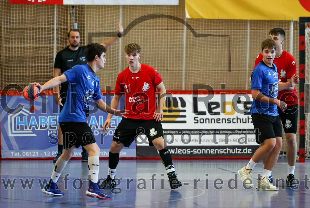 2022-12-17_026_SV_Anzing_gegen_TSV_Simbach | Anzing, Deutschland, 17.12.2022:
Handball, Bayernliga männliche A-Jugend 2022 / 2023, 9. Spieltag, SV Anzing gegen TSV Simbach, Endergebnis: 39:30

Calvin Bründl (TSV Simbach, #6), Paavo Hofmann (SV Anzing, #11), Kilian Oberlechner (TSV Simbach, #80)

Foto: Christian Riedel / fotografie-riedel.net