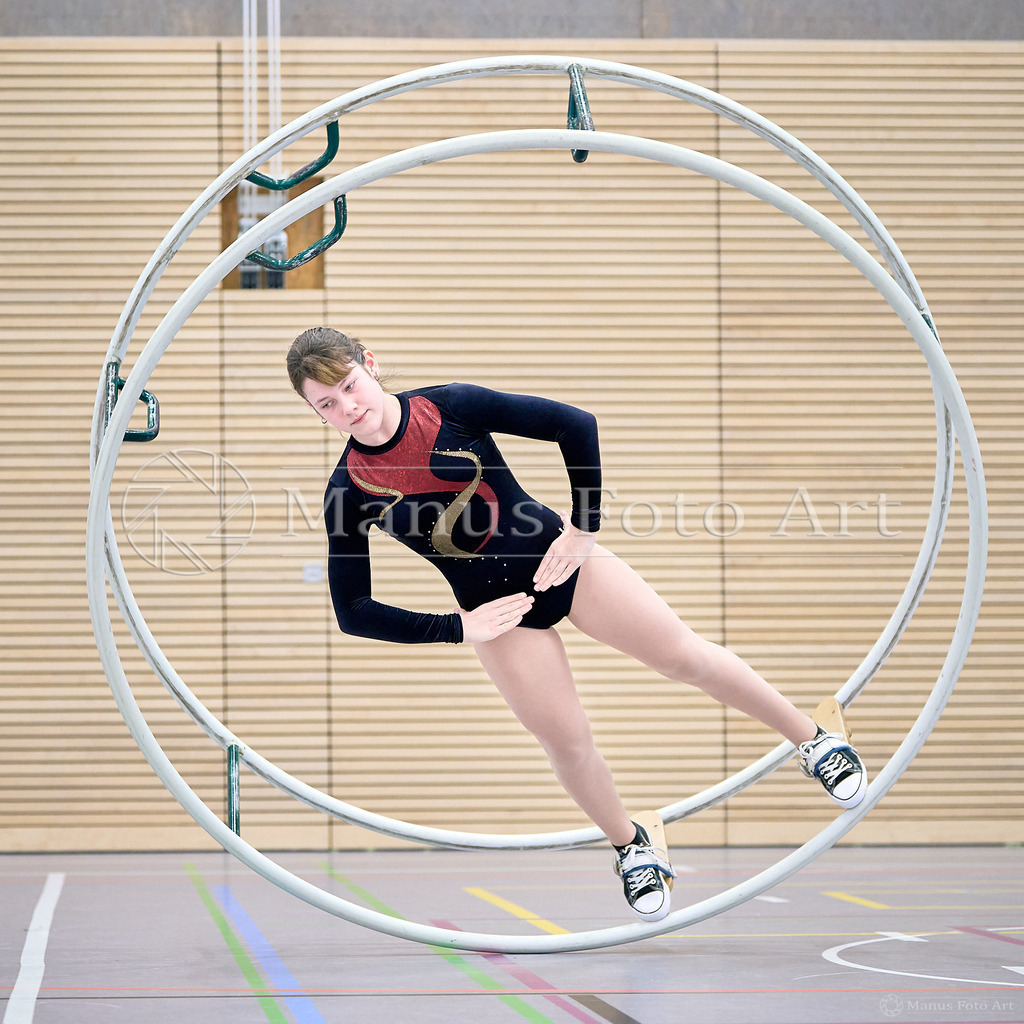 B-DSC04738 | Professionelle Sportfotografie in Hamburg, Schleswig-Holstein und Niedersachsen – spezialisiert auf Rhönrad, Geräteturnen, Leistungsturnen und rhythmische Sportgymnastik. Bundesweite Begleitung von Rhönrad-Events. Jetzt Sport-Fotos - Realisiert mit Pictrs.com