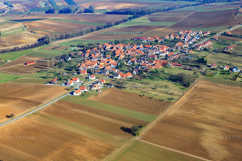 Luftbild: Ortsansicht aus Südwesten in Hoffen im Bundesland Bas-Rhin in Frankreich. – Foto: IMG_37460.jpg vom 07.02.2011 durch Werner Riehm/FLY-FOTO.de – Auflösung des Originals: 4752 x 3168 px