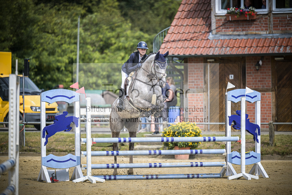 DOS_4790 | Entdecke hochwertige Reitturnierfotos von Foto Oger. Professionell, emotional und authentisch – jetzt Lieblingsmomente im Shop bestellen.Deutschlandweite Turnierfotografie. - Realisiert mit Pictrs.com