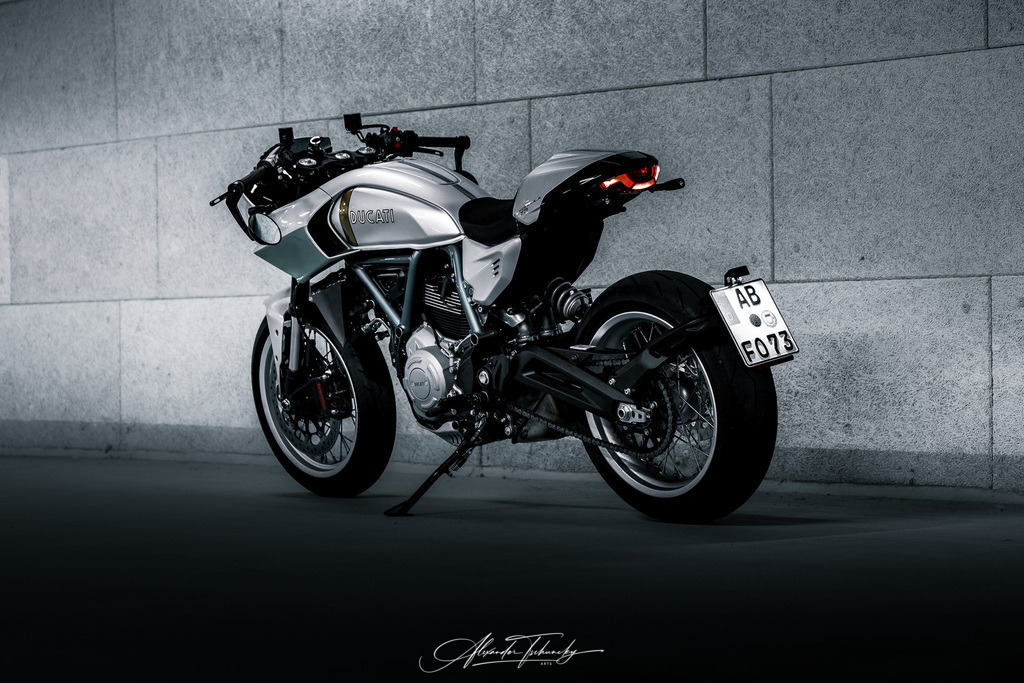 Ducati Scramber Formula 73 | Entdecken Sie die faszinierende Welt von Alexander Tschuncky Arts: Kreative Fotografie, atemberaubende Automobilkunst und hochwertiger Bilderdruck. Lassen Sie sich inspirieren! - Realisiert mit Pictrs.com