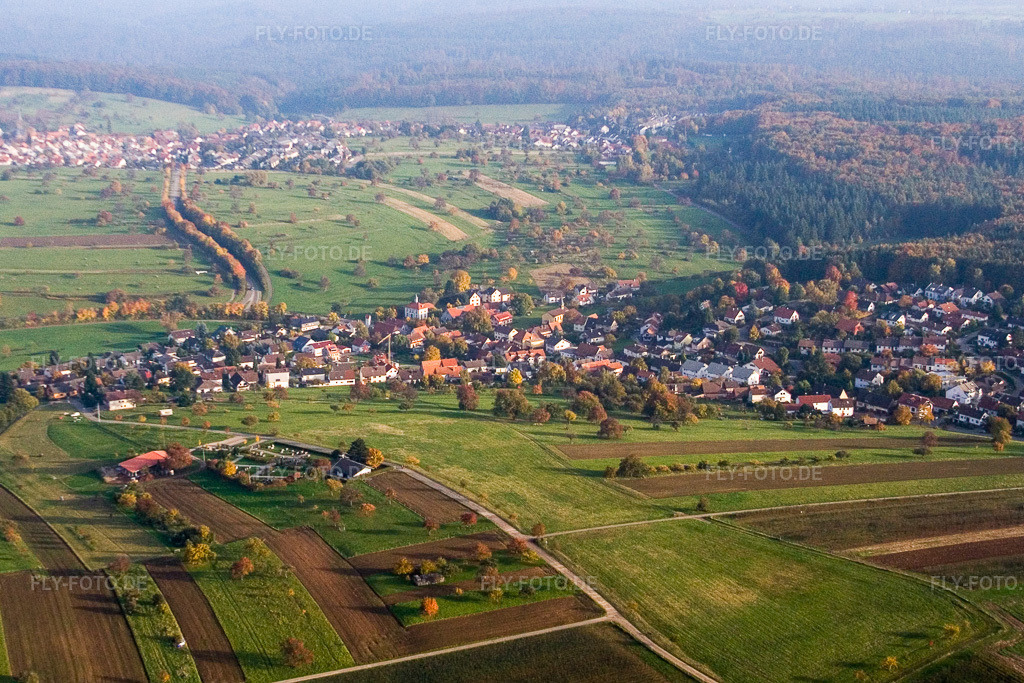 Luftbild: Dorfansicht im Ortsteil Schluttenbach in Ettlingen im Bundesland Baden-Württemberg in Deutschland. Foto: IMG_14078.jpg vom 11.10.2008 durch Werner Riehm/FLY-FOTO.de