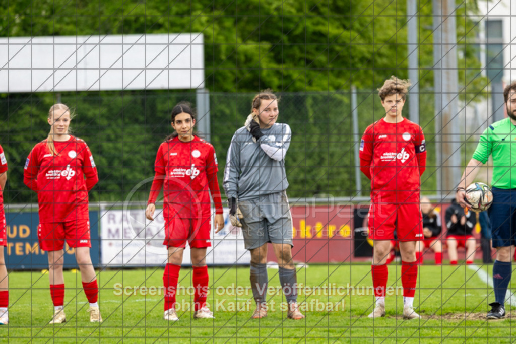 20250426_140046_0044 | #,1.FC Donzdorf (rot) vs. FC Wittlingen (schwarz), Fussball, EnBW-Oberliga B -Juniorinnen, 20. Spieltag, Saison 2024/2025, Rasenplatz, Lautertal Stadion, Süßener Straße 16, 73072 Donzdorf, 26.04.2025 - 14:00 Uhr,Foto: PhotoPeet-Sportfotografie/Peter Harich
