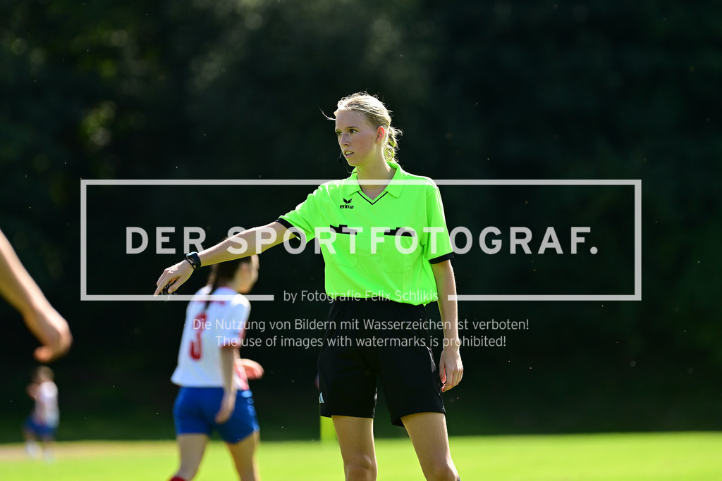Fußball I Juniorinnen I Saison 2025-2026 I Oberliga Niedersachsen I 2. Spieltag I FC Rosengarten - ATSV Scharmbeckstotel I 17457 | Der Sportfotograf. - Realisiert mit Pictrs.com