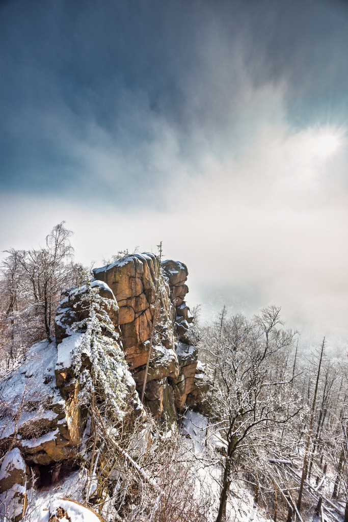 Rabenklippe im Winter Portrait | Wir machen aus Ihren Bildern Erinnerungen für die Ewigkeit | Hochwertige Fotografien für Ihr zu Hause. - Realisiert mit Pictrs.com