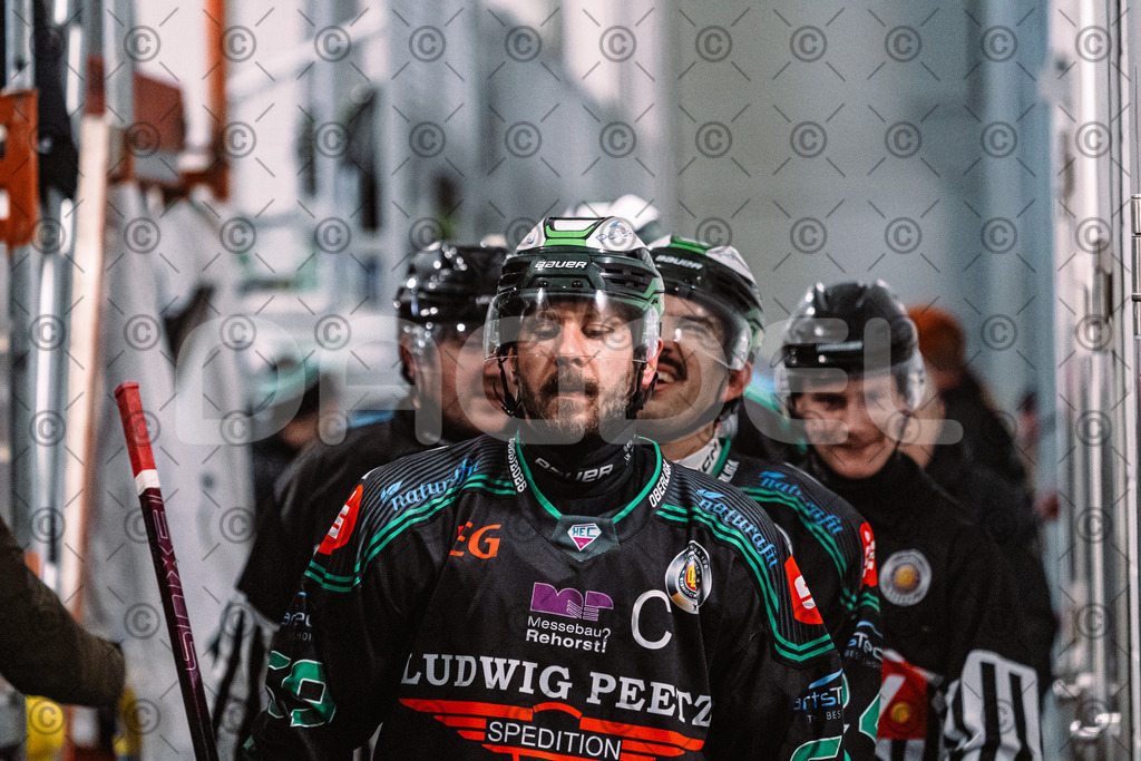 Alligators_vs_Deggendorf_23_01_2026-61 | Höchstadt Alligators Fotogalerie: Eishockey-Action aus Franken. Professionelle Spielfotos, Portraits & Stadionbilder zum Download. Jetzt entdecken! - Realisiert mit Pictrs.com