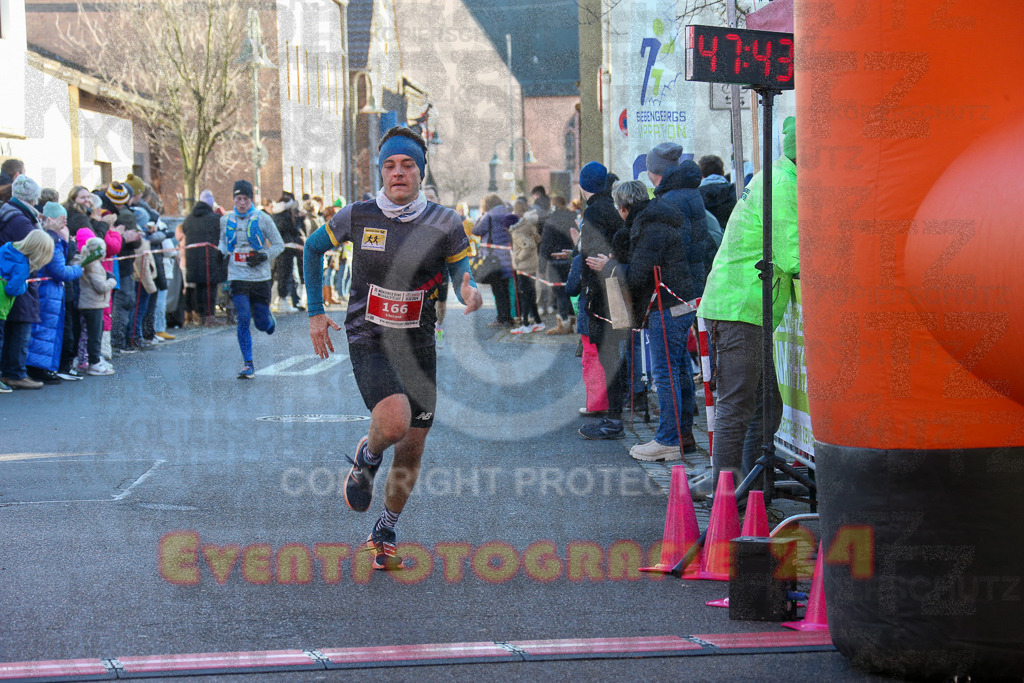 241201_1223_EX1_1957 | Sportfotografie im Rhein-Sieg Kreis, Köln, Bonn, NRW, Rheinland Pfalz, Hessen, etc. Unser Tätigkeitsfeld umfasst den Laufsport vom Volkslauf über den Marathon, Duathlon, Triathon bis zum Ultralauf wie Kölnpfad Ultra oder Schindertrail.