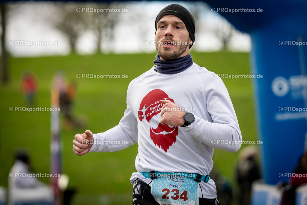 Bonner Nikolauslauf in Bonn, 08.12.2024 | Impressionen vom Bonner Nikolauslauf am 08.12.2024 in Bonn (Freizeitpark Rheinaue). Foto: BEAUTIFUL SPORTS/Axel Kohring