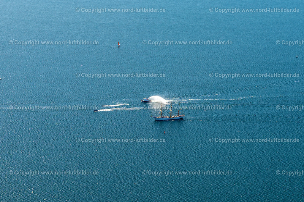 Warnemünde_Gorch_Fock_ELS_8873100822 | ROSTOCK 10.08.2022 Segelschulschiff in Warnemünde im Bundesland Mecklenburg-Vorpommern. Die Gorch Fock beim Einlaufen der Hansesail in Warnemünde. Weiterführende Informationen bei: Marinekommando Presse- und Informationszentrum. // Sail training ship in Warnemuende in the state of Mecklenburg-Western Pomerania. The Gorch Fock when the Hansesail arrives in Warnemuende. Further information at: Marinekommando Presse- und Informationszentrum. Foto: Martin Elsen