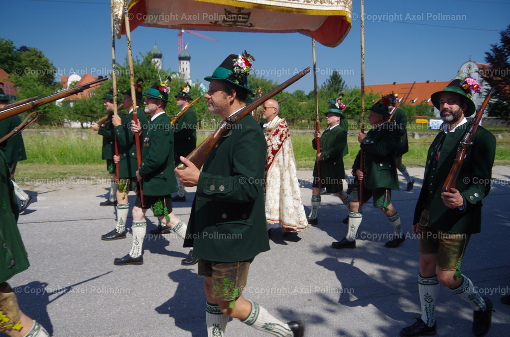 IMGP4583 | fotografiert von Axel PollmannLeonhardi Wallfahrt Benediktbeuern und Murnau, Fronleichnam, Fasching, Landschaft im Loisachtal und Benediktbeuern  - Realisiert mit Pictrs.com