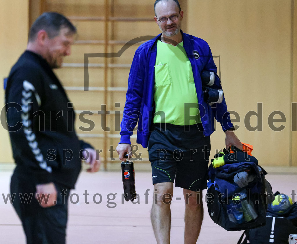 2022-11-12_011_SpVgg_Altenerding_II_gegen_SC_Kirchdorf | Erding, Deutschland, 12.11.2022:
Handball, Bezirksliga Frauen Altbayern 2022 / 2023, 5. Spieltag, SpVgg Altenerding II gegen SC Kirchdorf, Endergebnis: 24:19

Foto: Christian Riedel / fotografie-riedel.net