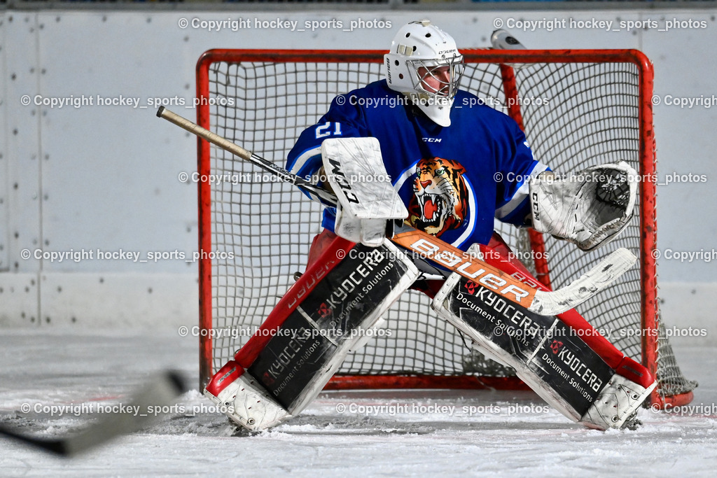 EC Tigers Paternion vs. EC Feld am See Ledenitzen | #21 Lesacher Jürgen EC Tigers Paternion, EC Tigers Paternion vs. EC Feld am See Ledenitzen, EC Tigers Paternion vs. EC Feld am See Ledenitzen am 19.01.2025 in Villach (Eisplatz Paternion), Austria, (Photo by Bernd Stefan)