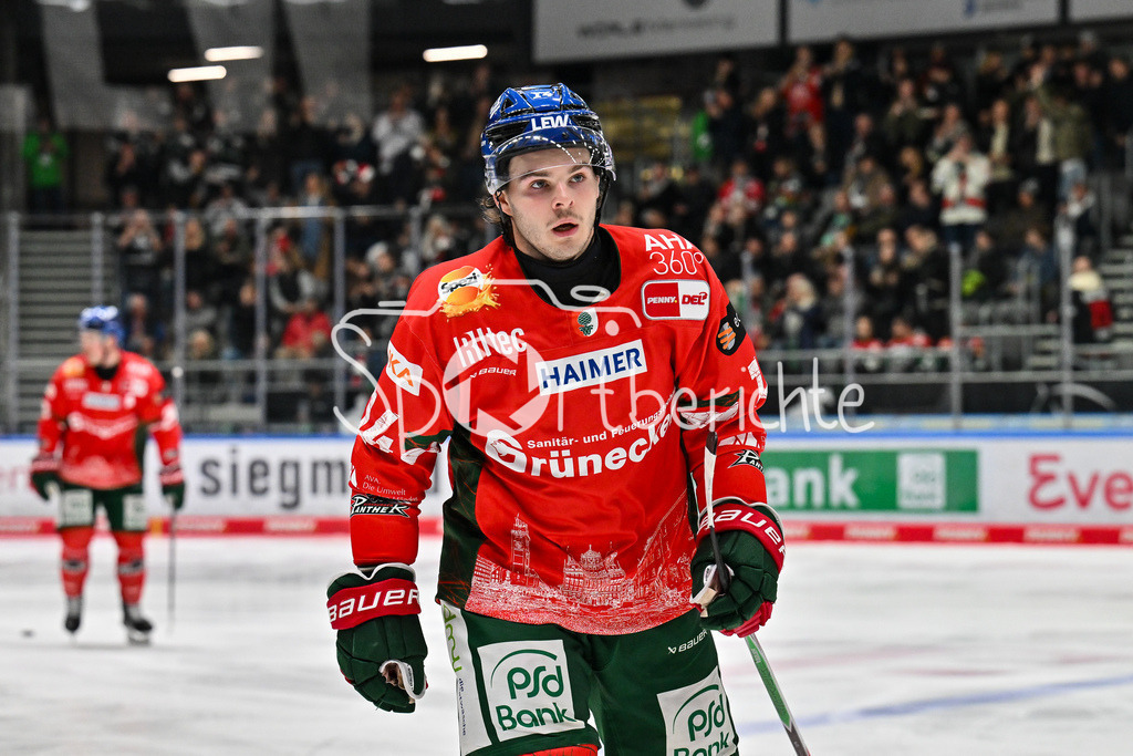 Augsburger Panther - Straubing Tigers | Augsburg, DEUTSCHLAND - 14. NOVEMBER: Jubel der Panther nach dem Treffer zum 4-8 durch D. J. BUSDEKER (Augsburger Panther 14) / Tor / Torschuetze / Freude / Happy beim Ligaspiel zwischen den Augsburger Panthern und den Straubing Tigers am 18. Spieltag der Penny DEL im Curt Frenzel Stadion am 14.11.2025