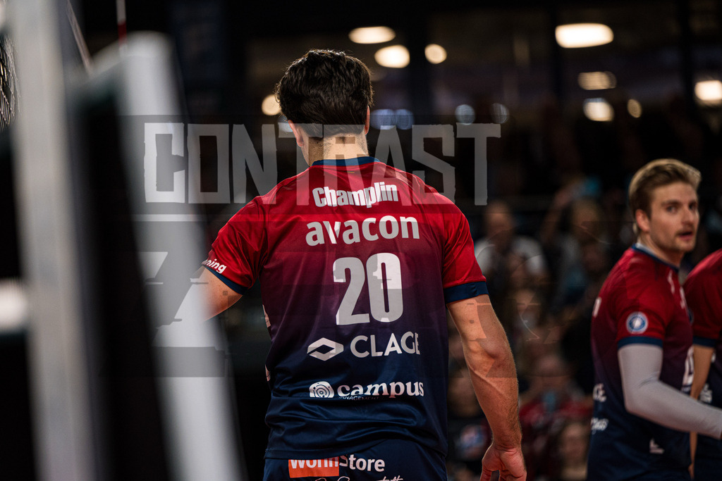 Volleyball I Herren I Saison 2025/2026 I Bundesliga I 10. Spieltag I SVG Lüneburg - WWK Volleys Herrsching | Einzelfoto, Freisteller, Einzelbild, Cut-out, isoliertes Motiv, Sportaufnahme, Nahaufnahme, freigestellt, freigestellte Aufnahme, Aufnahme, Einzeln: Ethan Robert Champlin (20, SVG Lüneburg) - Realisiert mit Pictrs.com