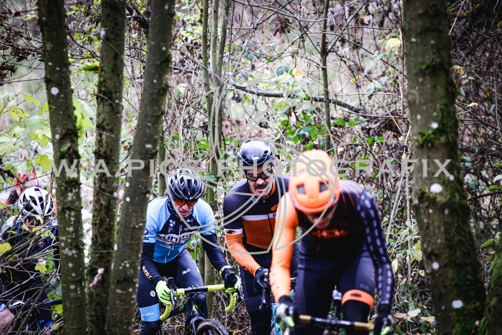..... | AUSTRIA, 24.11.24, 3.Radquerfeldein GP um das Sportzentrum Gunskirchen Image shows: Photo: Wapics / Andreas Willdoner