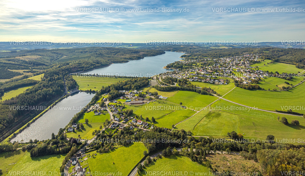 Sundern230905302 | Luftbild, Sorpetalsperre und Sorpedamm, Ausgleichsweiher, Ortsansicht Langscheid, Fernsicht, Langscheid, Sundern, Sauerland, Nordrhein-Westfalen, Deutschland
