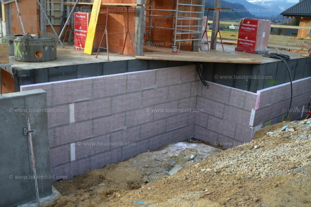 bib-lg05-abdichtungen-0047 | Nach LV-Leistungsgruppen sortierte Detailfotos über den Bau eines Hauses. Alle Hausbau-Bilder direkt vom Urheber und Autor der Website Haus-Selber-Bauen.com