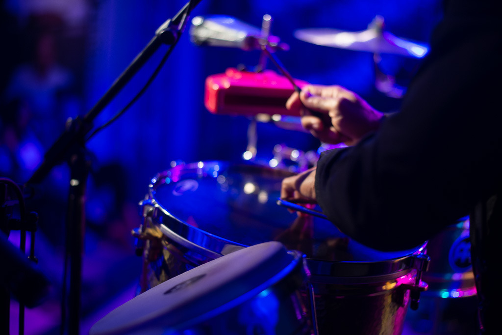 Tango meets Cuba | Tango meets Cuba mit den Klazz Brothers & Cuba Percussion im Forte Belvedere Leisnig zum Festival Hallo Leisnig 2022. - Realisiert mit Pictrs.com