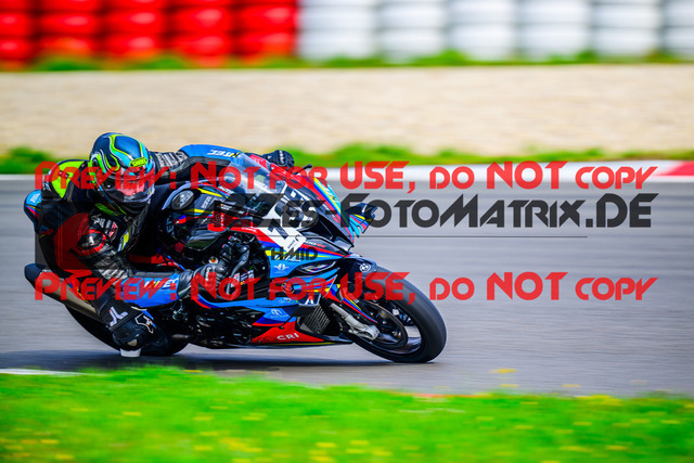 MaZZes_FotoMatrix_240910_6007705_9794 | WEISS