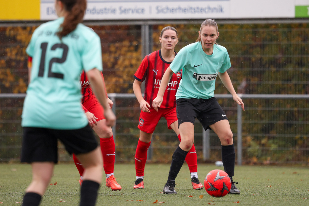 FCHWAS_251102_4096 | 1.FC Heidenheim 1846 II vs. SGM DJK-SV Wasseralfingen/Neuler, Fußball, Frauen, Bezirksliga, 2025/2026, 8. Spieltag, 02.11.2025 in Mergelstetten (Foto: Michael Bulling) - Realisiert mit Pictrs.com