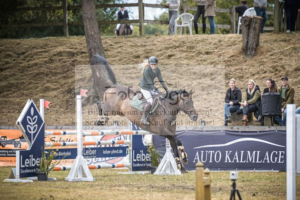DOS_0736 | Entdecke hochwertige Reitturnierfotos von Foto Oger. Professionell, emotional und authentisch – jetzt Lieblingsmomente im Shop bestellen.Deutschlandweite Turnierfotografie. - Realisiert mit Pictrs.com