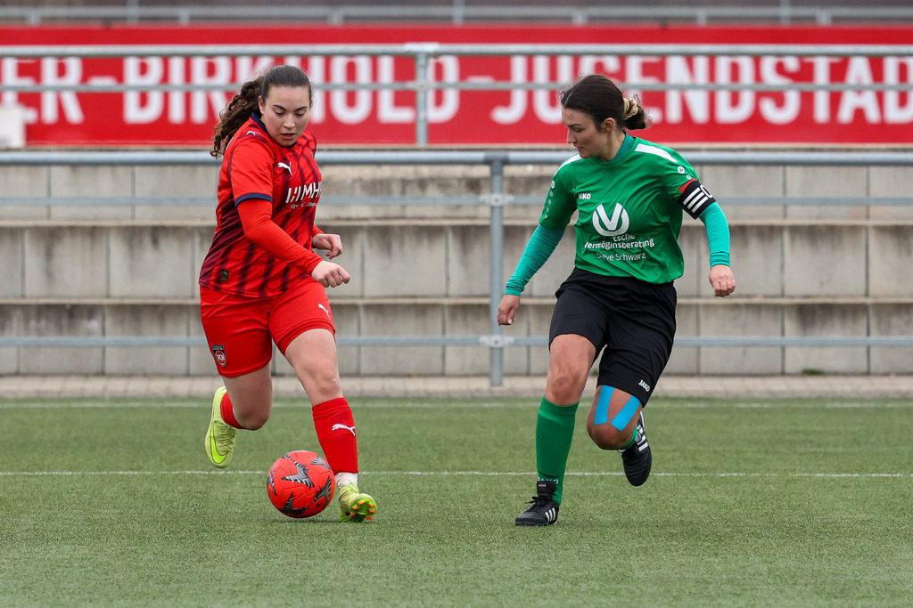 20260315-FCH-Steinheim_066 | 1.FC Heidenheim 1846 II vs. TV Steinheim, Fußball, Frauen, Bezirksliga, 2025/2026, 12. Spieltag, 15.03.2026 in Heidenheim, Kunstrasen b. Voith-Arena West(Foto: Michael Bulling) - Realisiert mit Pictrs.com