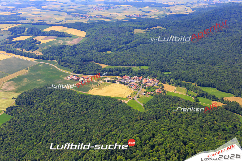 Die Luftaufnahme Neuhausen - Michelau im Steigerwald wurde 2017 mittels Flugzeug (keine Drohne) erstellt. Perfekte Schärfe und Druck- Auflösung- Garantiert!