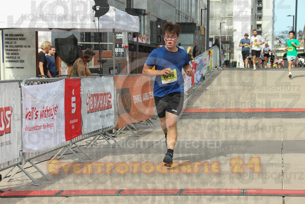 250920_1327_EX1_4728 | Sportfotografie im Rhein-Sieg Kreis, Köln, Bonn, NRW, Rheinland Pfalz, Hessen, etc. Unser Tätigkeitsfeld umfasst den Laufsport vom Volkslauf über den Marathon, Duathlon, Triathon bis zum Ultralauf wie Kölnpfad Ultra oder Schindertrail.